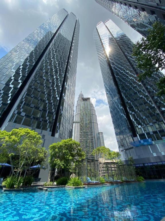 Star Holiday Sky Pool Klcc Куала-Лумпур Экстерьер фото