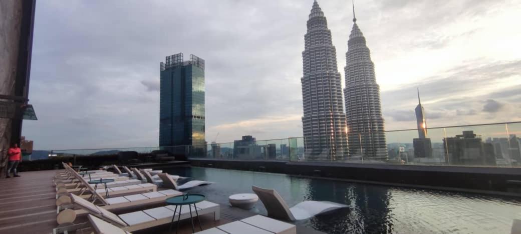 Star Holiday Sky Pool Klcc Куала-Лумпур Экстерьер фото