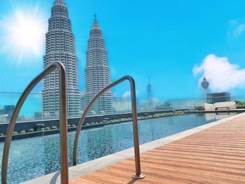 Star Holiday Sky Pool Klcc Куала-Лумпур Экстерьер фото